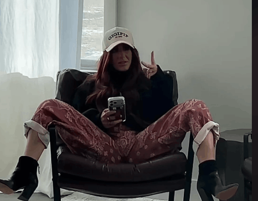 Chelsea’s Photo Stuns Fans