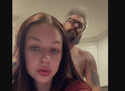 Ryan & Amanda’s Photo Stuns Fans