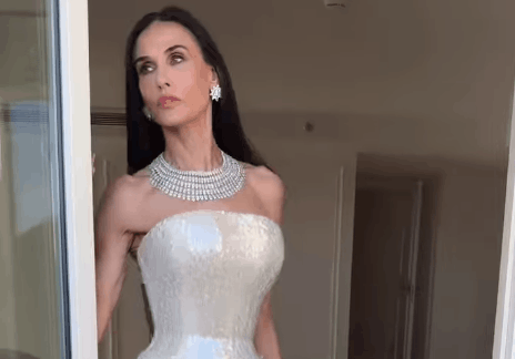 Demi Moore Stuns Fans