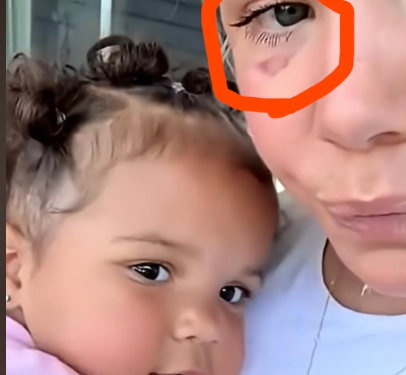 Fans Notice Something In Kailyn’s Photo